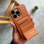 ⁦جراب 15 برو ماكس LTD مصنوع من الجلد مع حامل ومحفظة MagSafe⁩ - الصورة ⁦2⁩