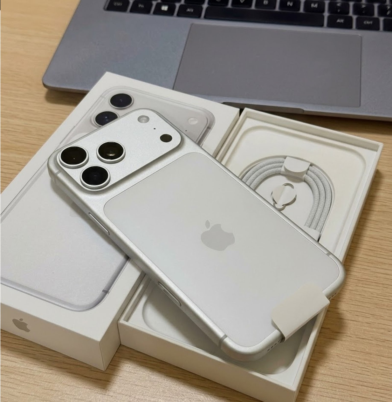 Untitled - 2026-04-07T201006.547 Iphone17pro max -512G – Used Like New – 100% – ( 0 Taxes) - Image 1